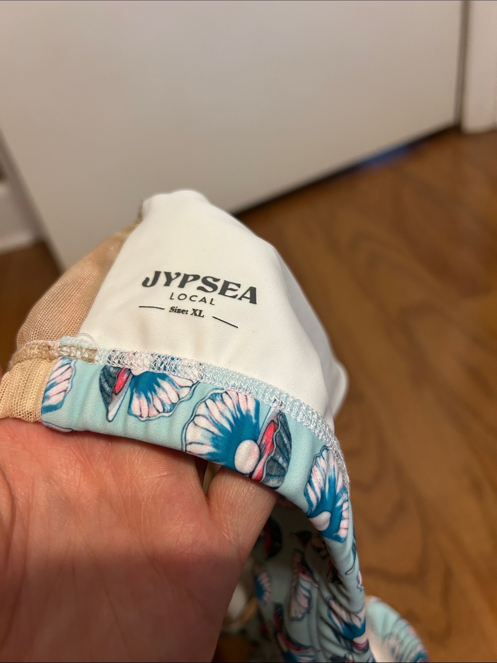 NWT Shell Print Bikini Top - Picture 3 of 3